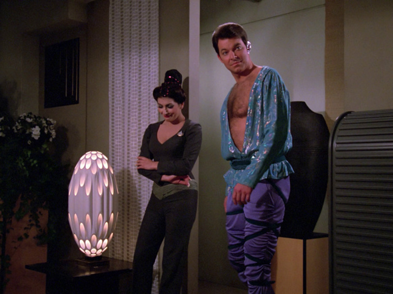 Illustration for article titled Los trajes más locos e increíbles de Star Trek: La nueva generación